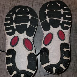 Brooks Dyad shoes 6.5 blue and pink